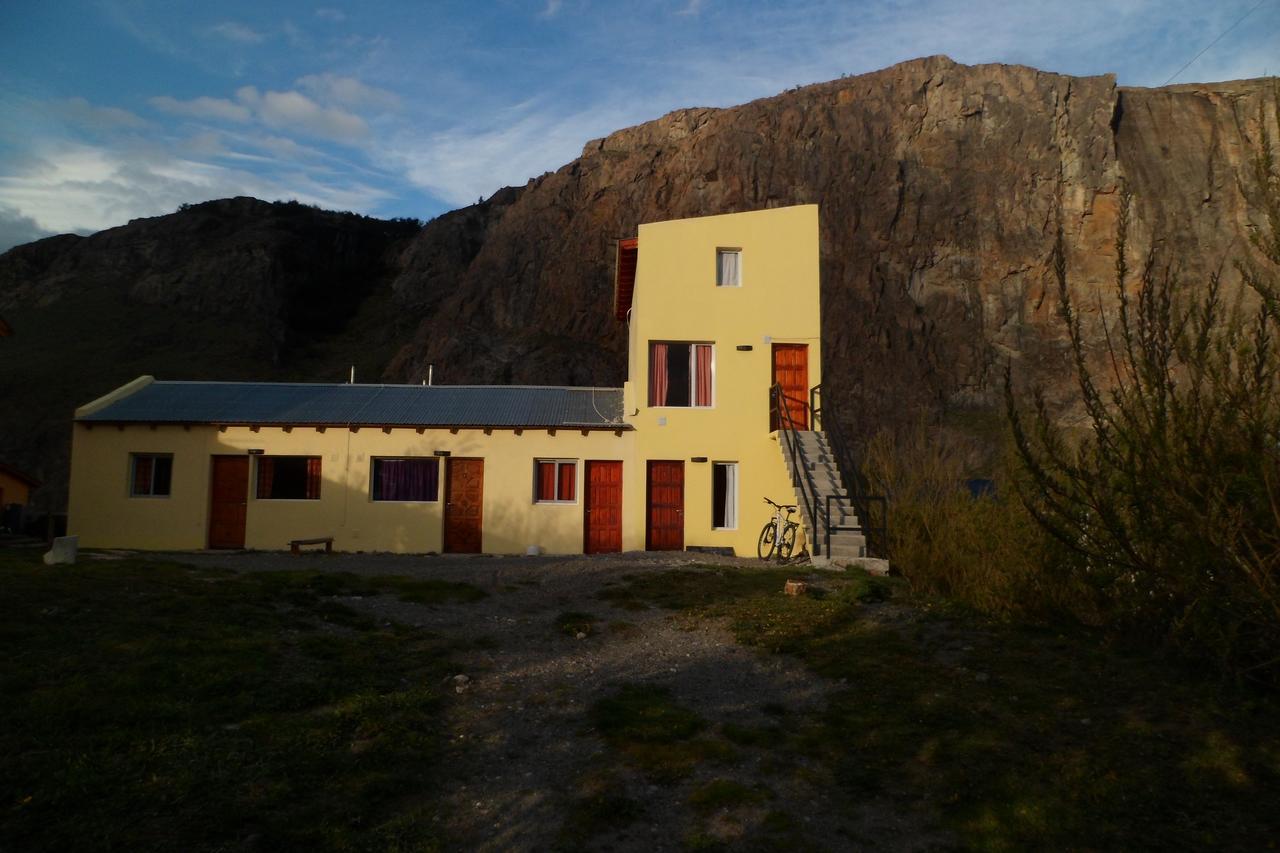 Milenarios Hostel El Chalten Exteriör bild
